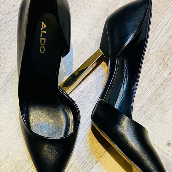 Size 7.5 Aldo high heels - Picture 4 of 5